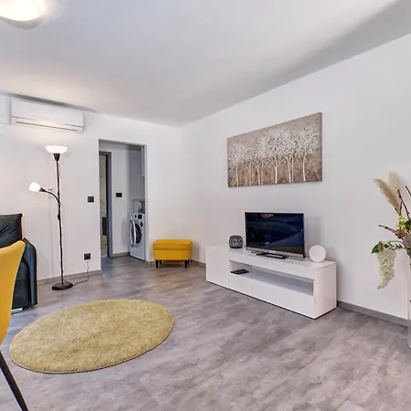 Providenca Ii * 말리로시니