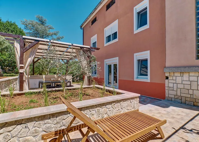 아파트 Providenca Ii 말리로시니