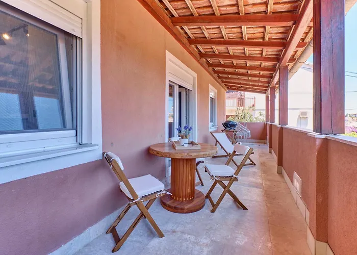 Providenca Ii 아파트 말리로시니