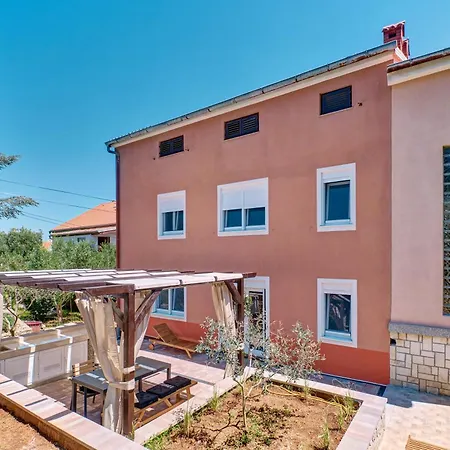 Апартаменты Providenca Ii Мали-Лошинь