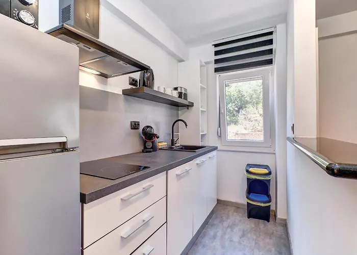 Providenca Ii Апартаменты Мали-Лошинь