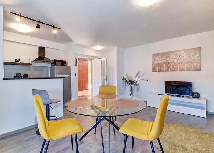 Апартаменты Providenca Ii Мали-Лошинь